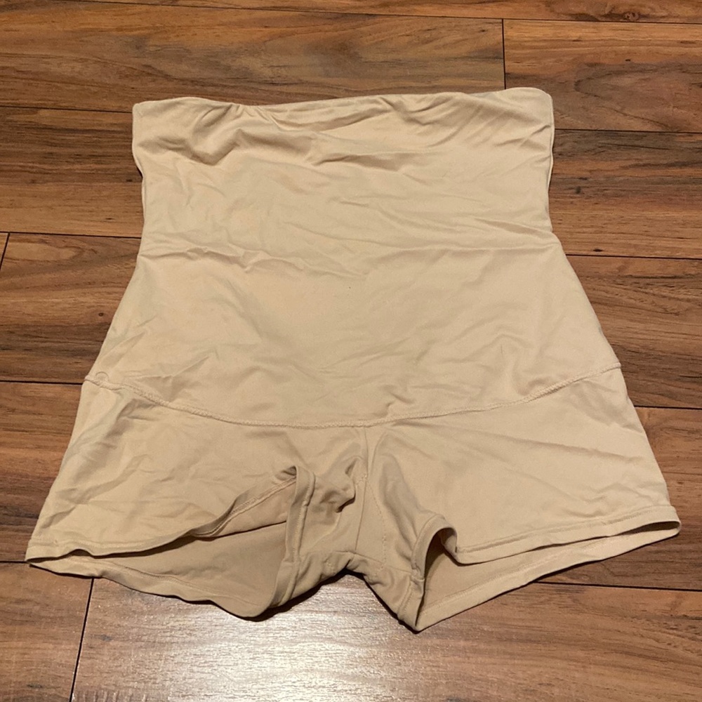 Maidenform shaping shorts